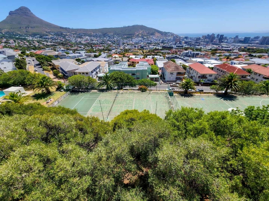 1 Bedroom Property for Sale in Vredehoek Western Cape